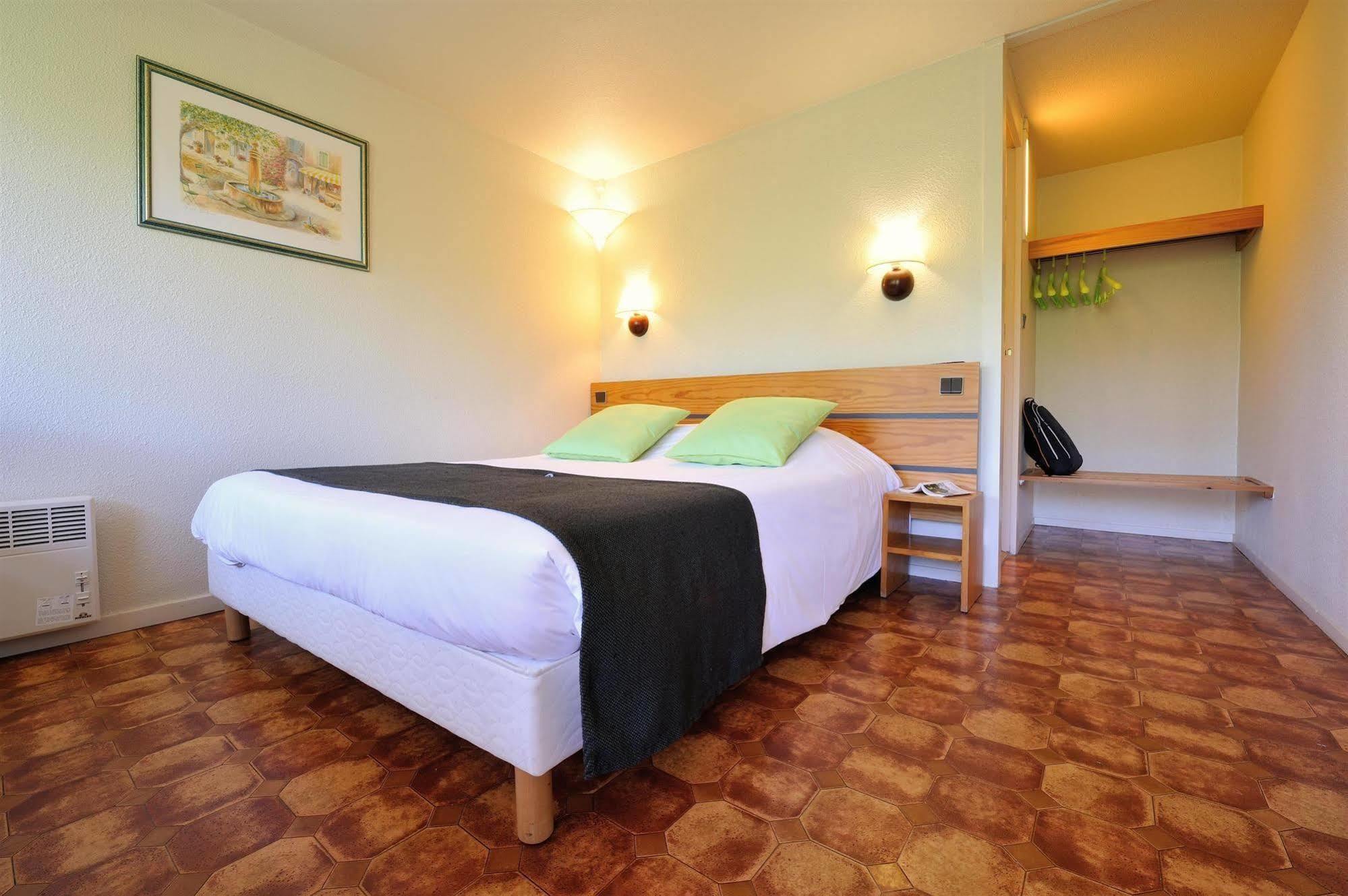 Brit Hotel Confort Nancy Lunéville Exteriör bild